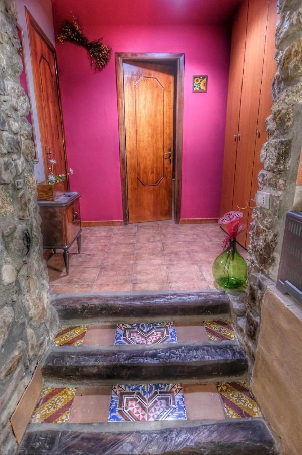 Casa Vacanze Fondaco Di Scillato Scillato  Eksteriør billede