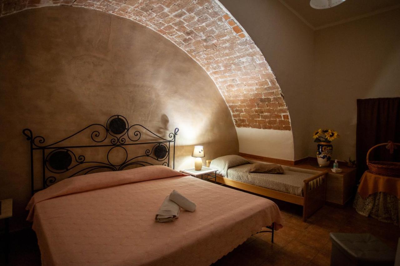 Casa Vacanze Fondaco Di Scillato Scillato  Eksteriør billede