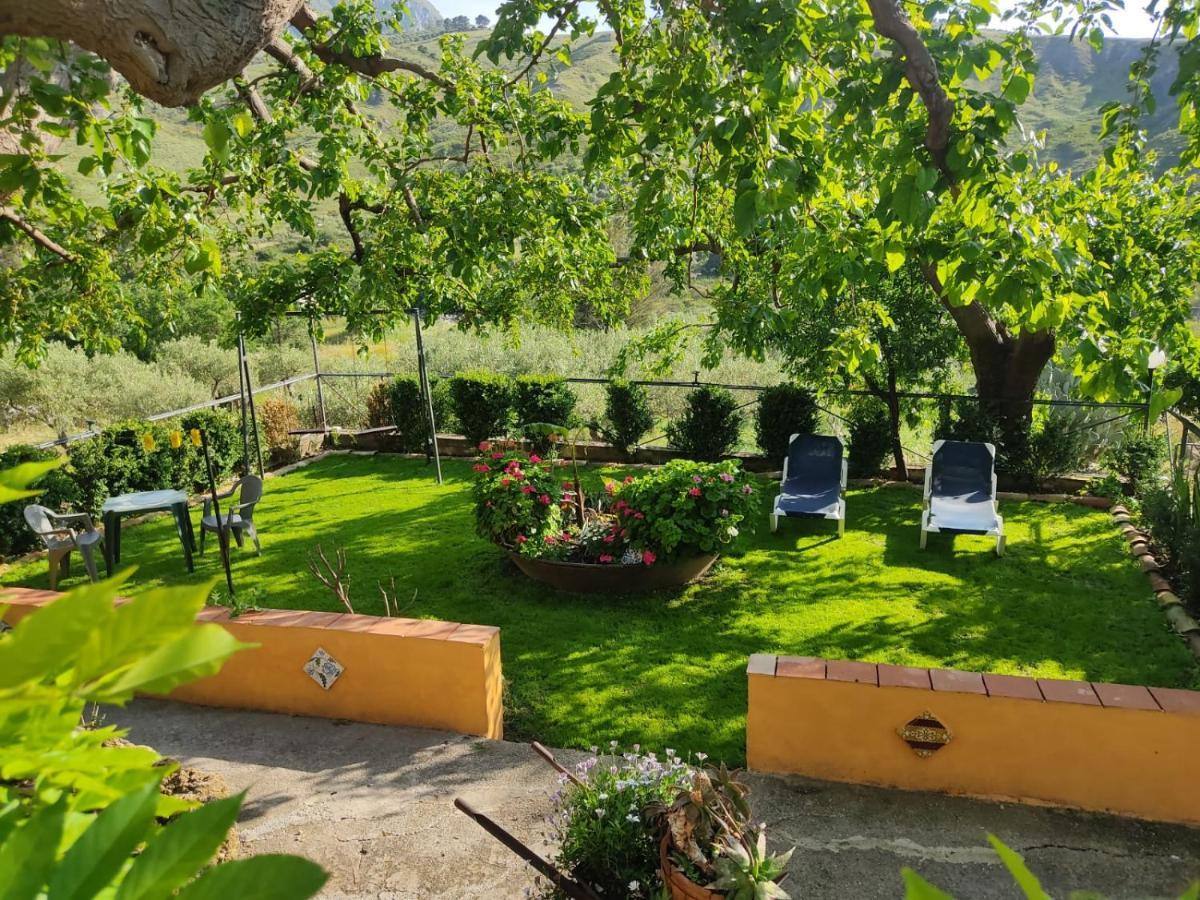 Casa Vacanze Fondaco Di Scillato Scillato  Eksteriør billede